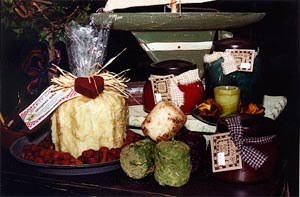 candles1.jpg (25010 bytes)